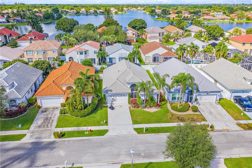 LAKE CHARLESTON - Residential