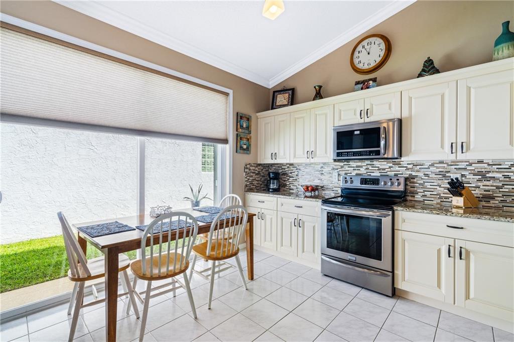 LAKE CHARLESTON - Residential