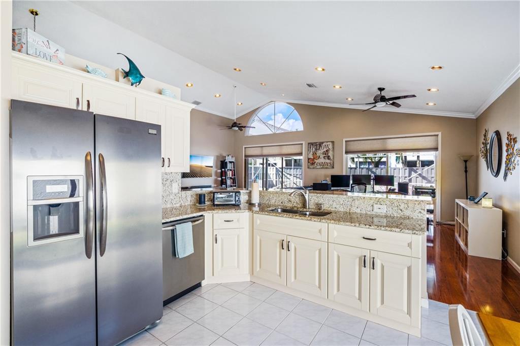 LAKE CHARLESTON - Residential