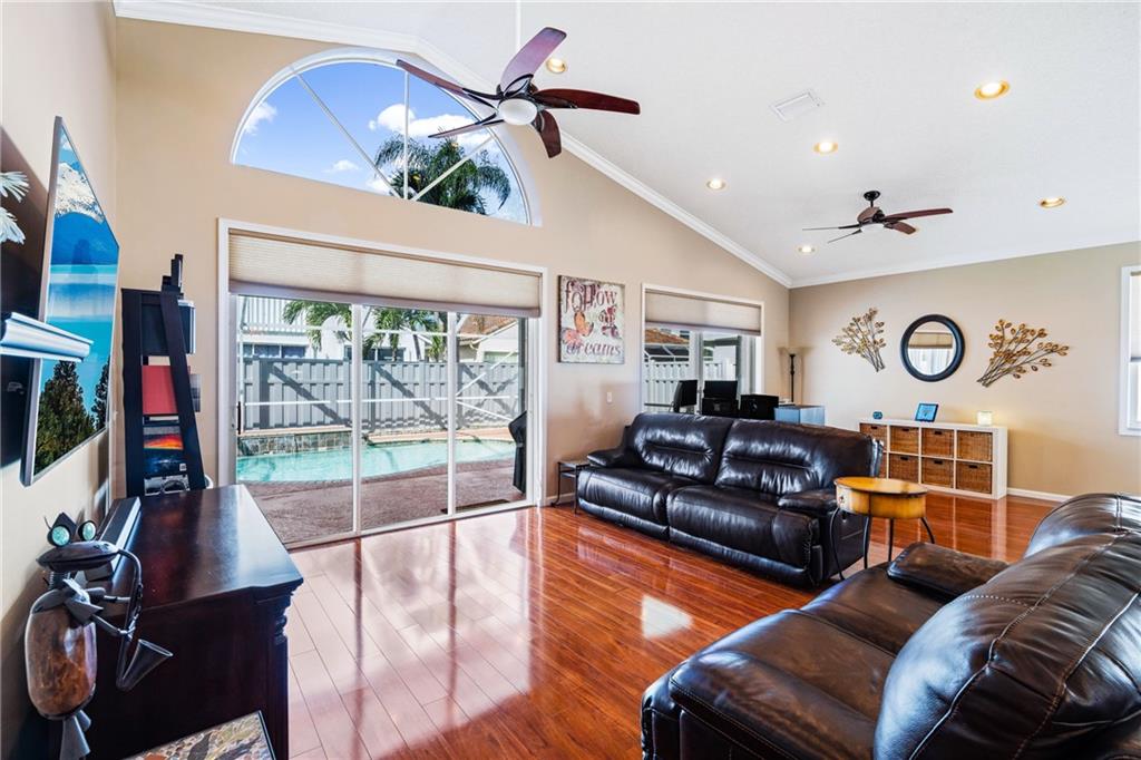 LAKE CHARLESTON - Residential