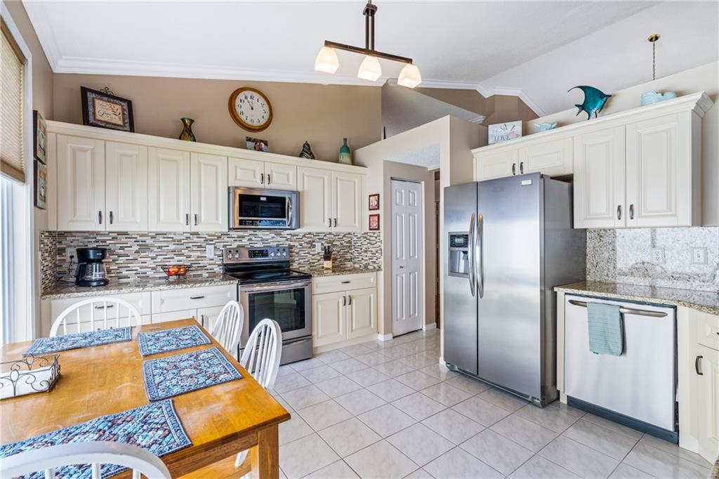 LAKE CHARLESTON - Residential