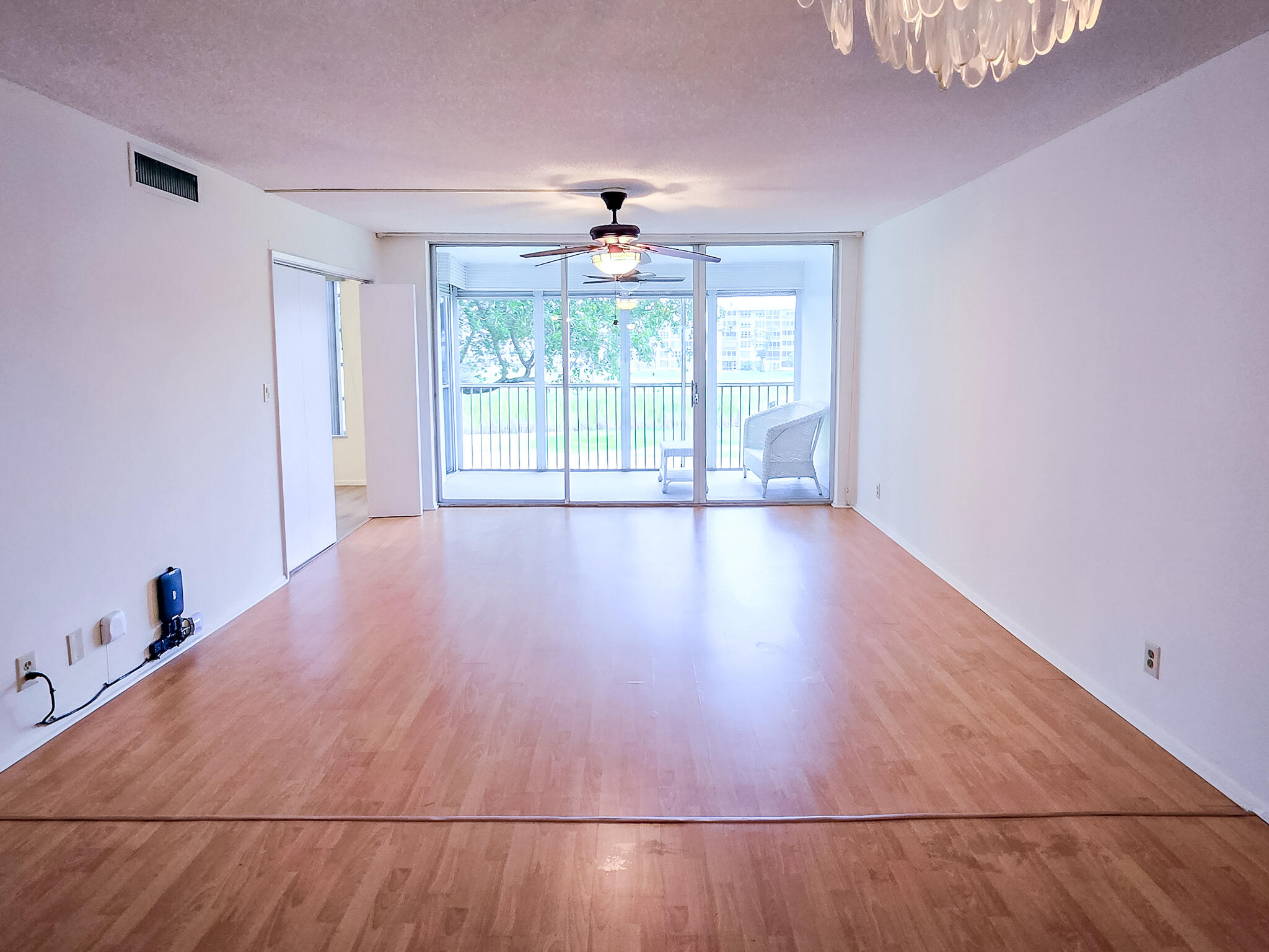 NO 27 PALM-AIRE COUNTRY CLUB - Residential