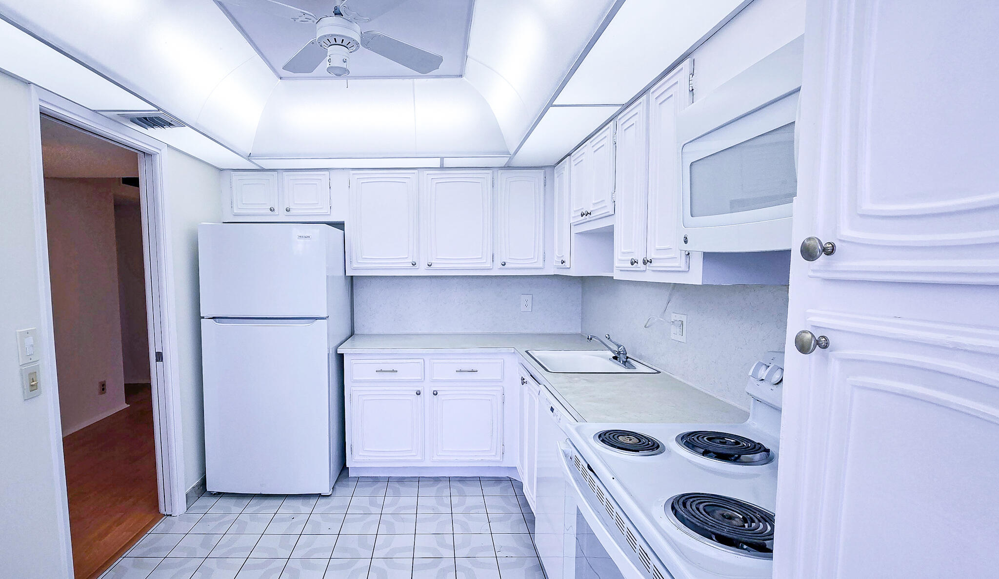 NO 27 PALM-AIRE COUNTRY CLUB - Residential