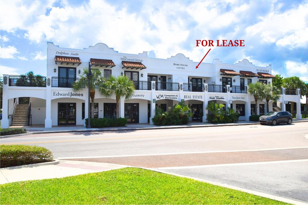 Photo of 8930 SE Bridge Road, Hobe Sound, FL 33455 (MLS # B26065974)