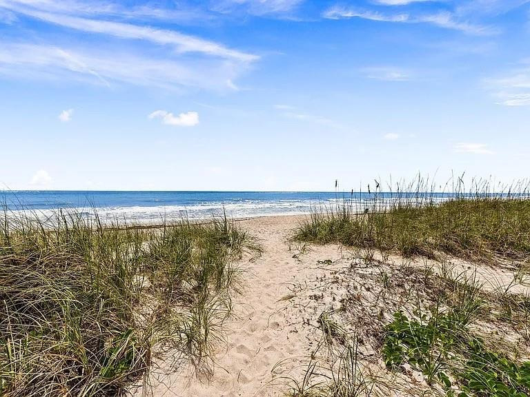 3216 S Lakeview Circle 5202