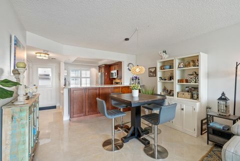 Tiny photo for 930 Dogwood Drive #457, Delray Beach, FL 33483 (MLS # B26039240)