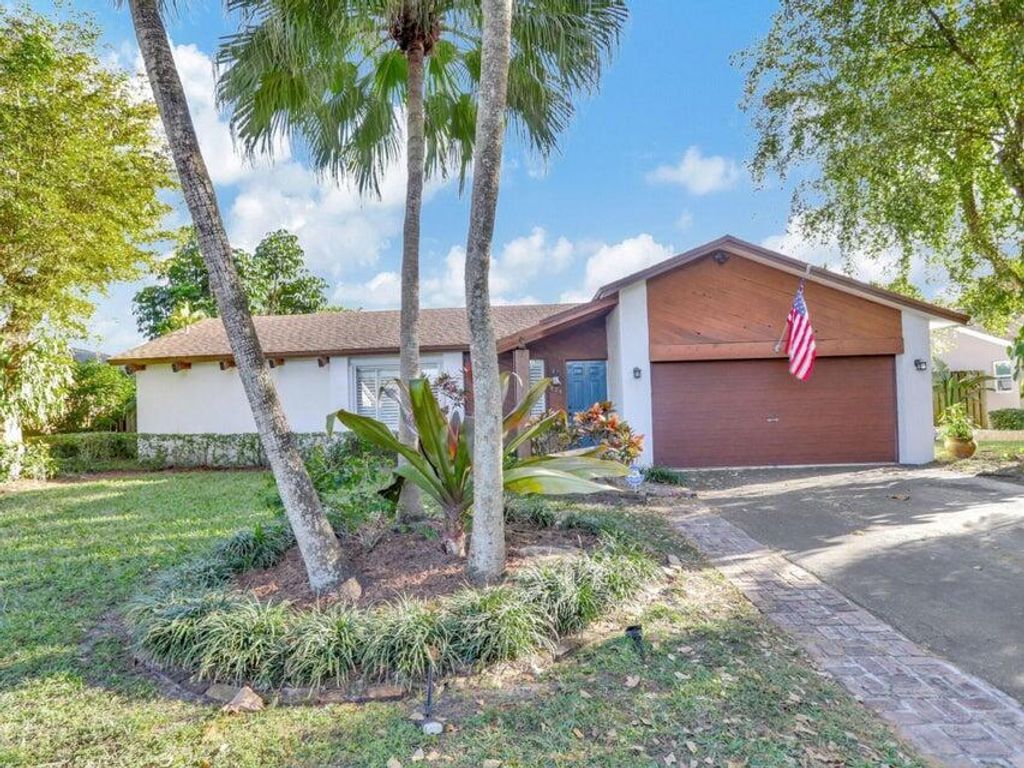 Photo of 9626 NW 27th Street, Coral Springs, FL 33065 (MLS # R11158301)
