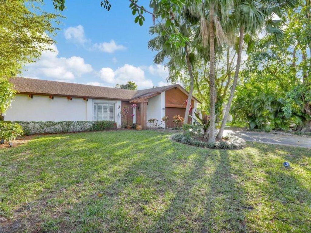 Photo of 9626 NW 27th Street, Coral Springs, FL 33065 (MLS # R11158301)