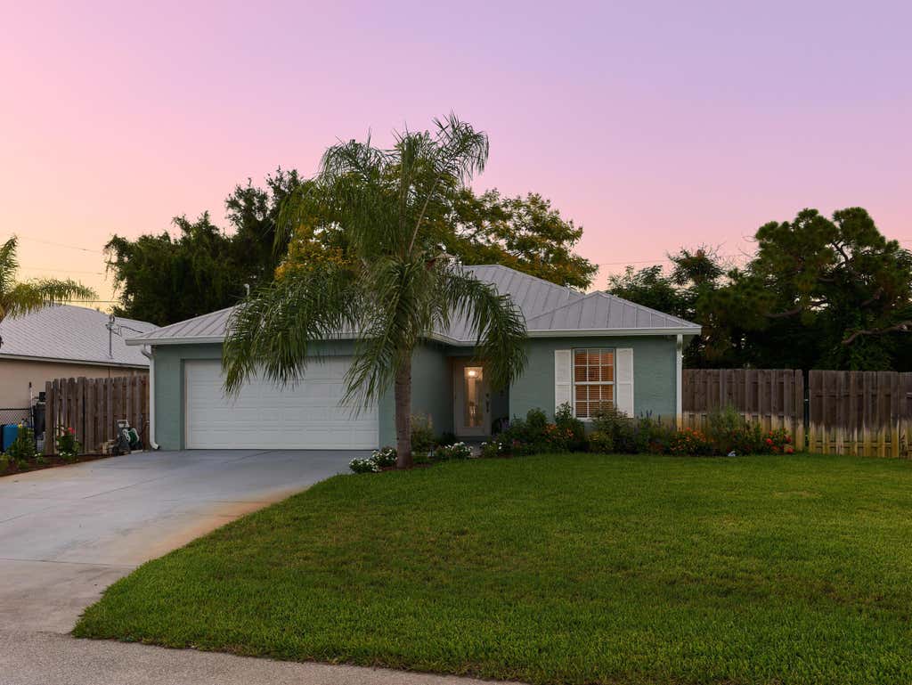 Photo of 1189 NW 15th Street, Stuart, FL 34994 (MLS # B26057021)