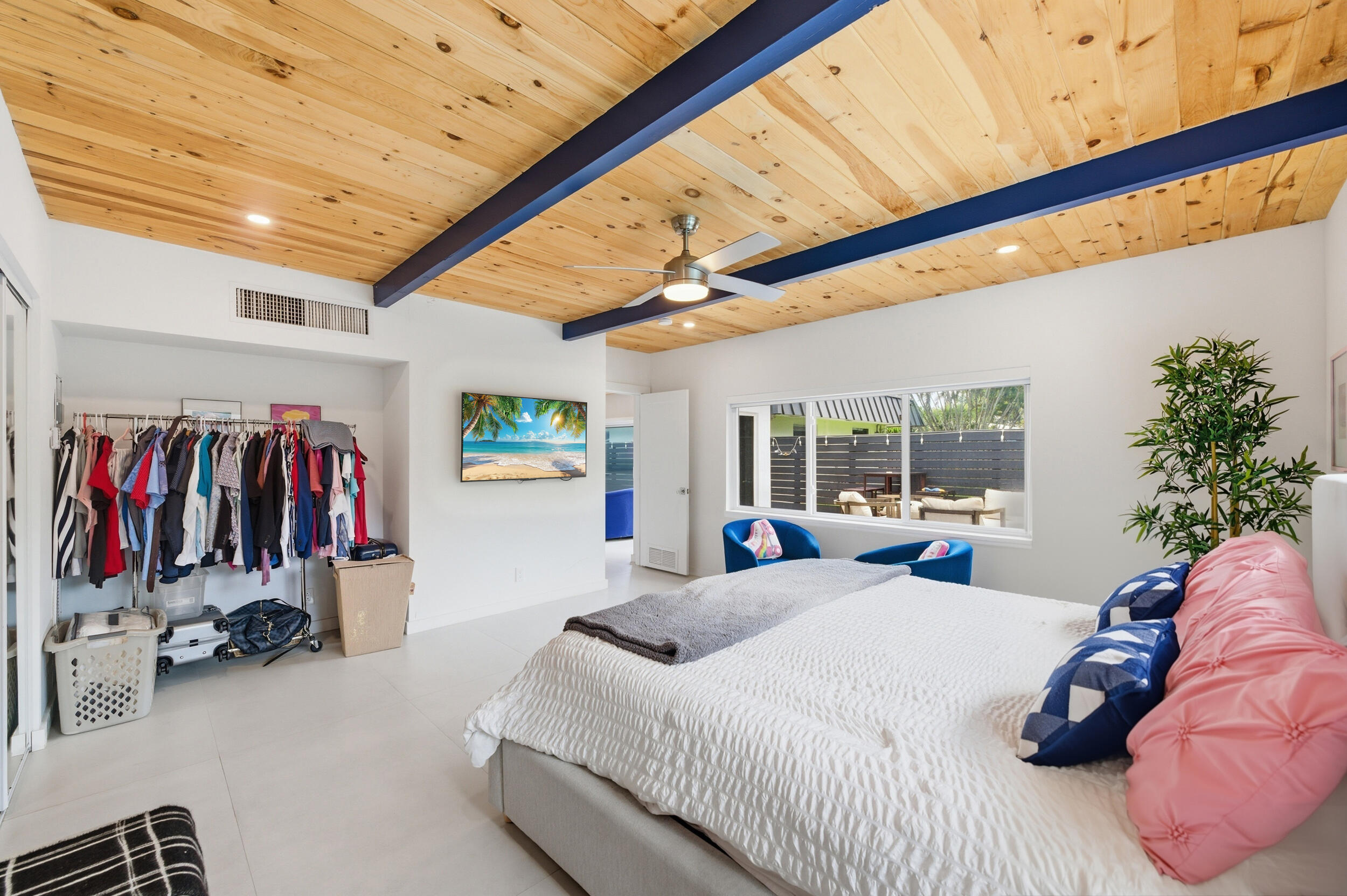 Petite - Residential