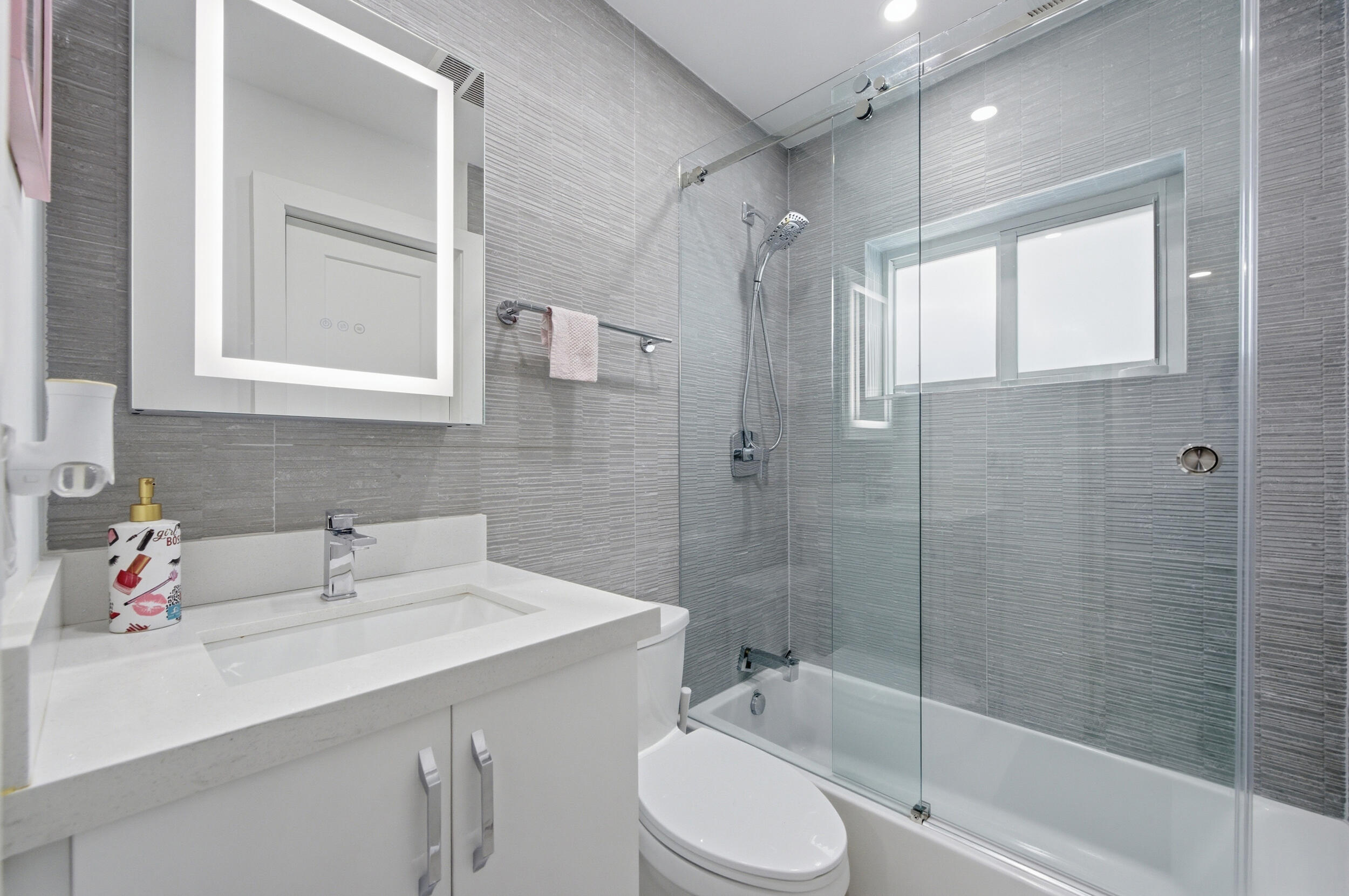 Petite - Residential