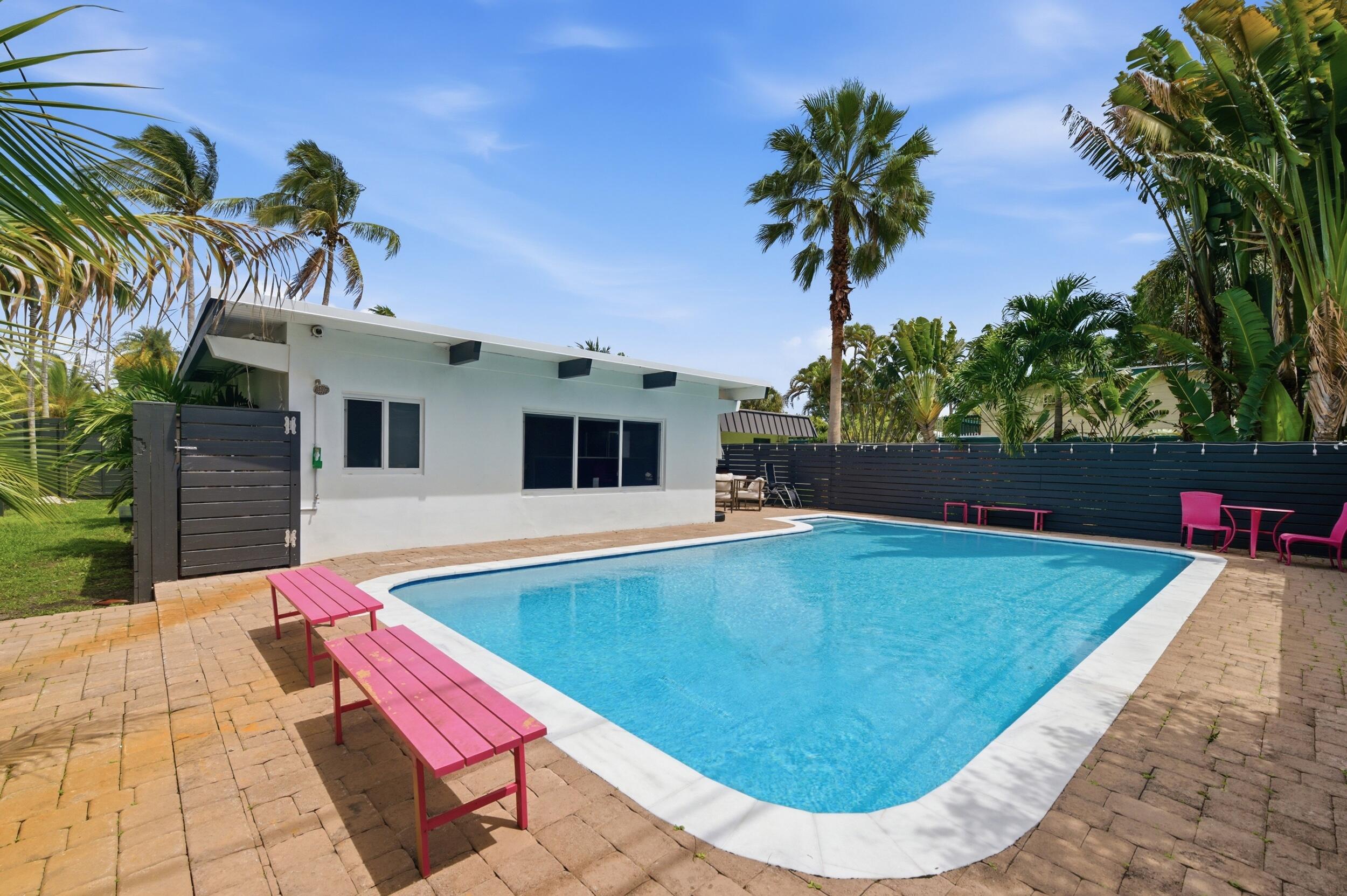 Petite - Residential