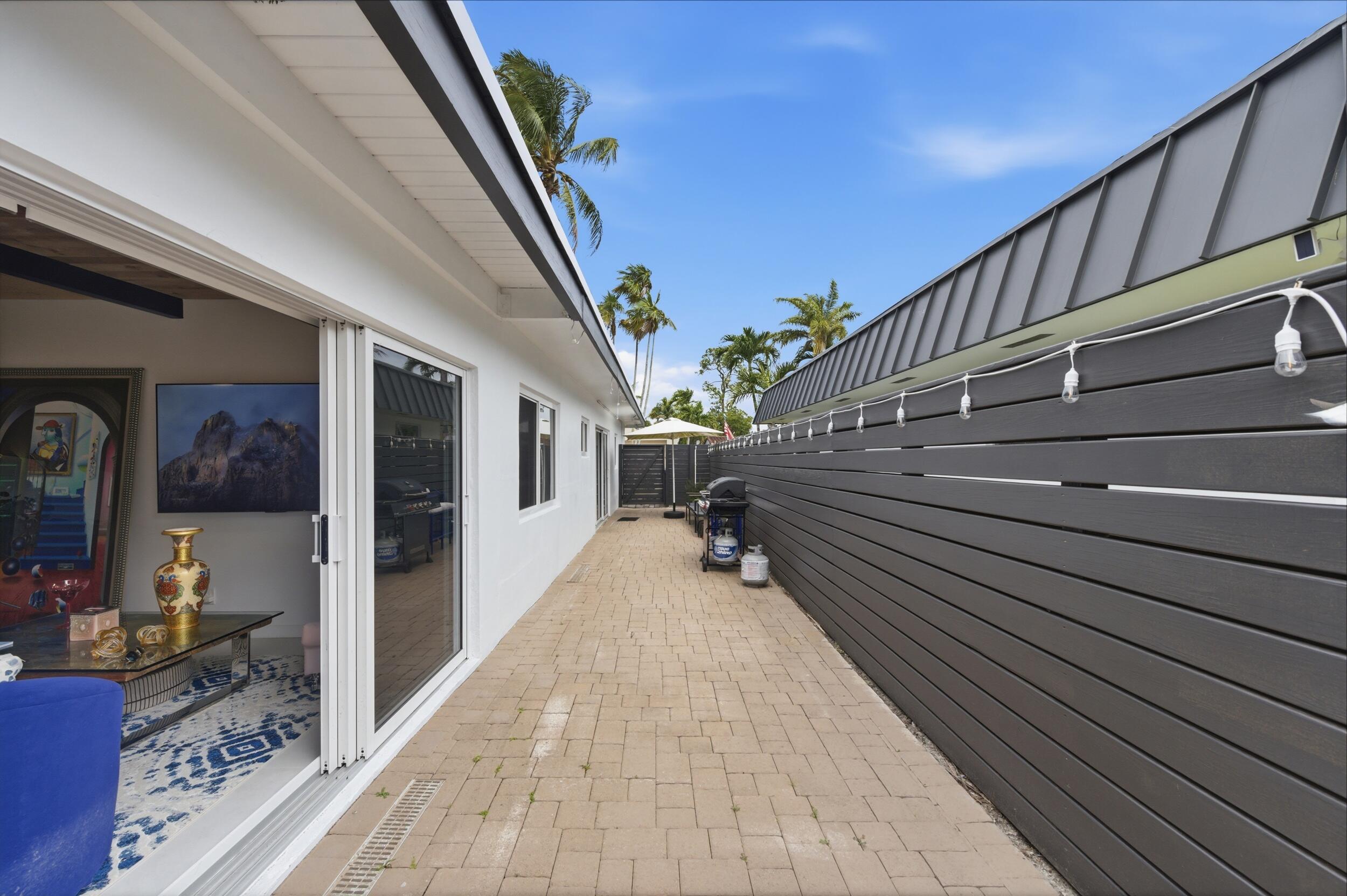 Petite - Residential