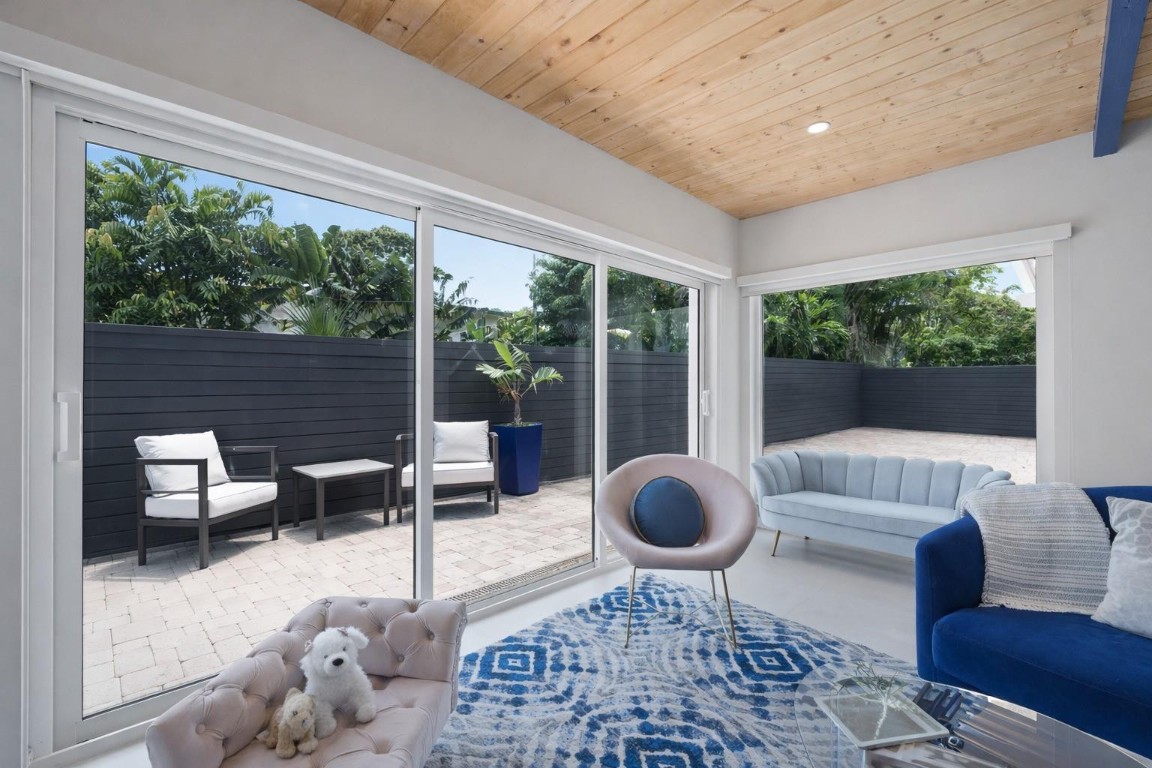 Petite - Residential