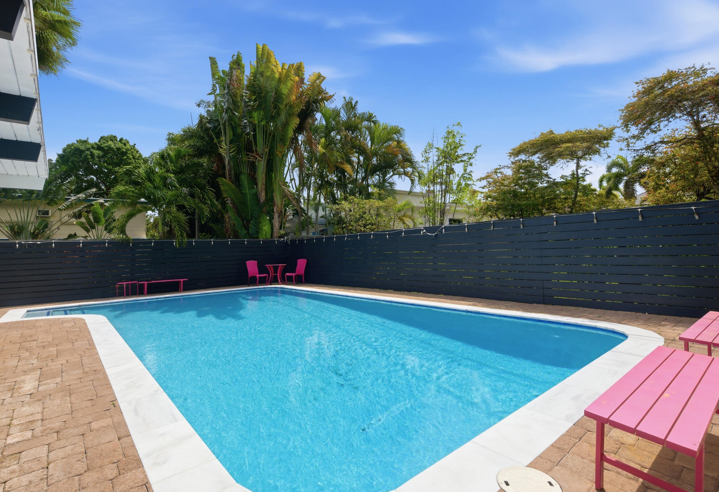 Petite - Residential