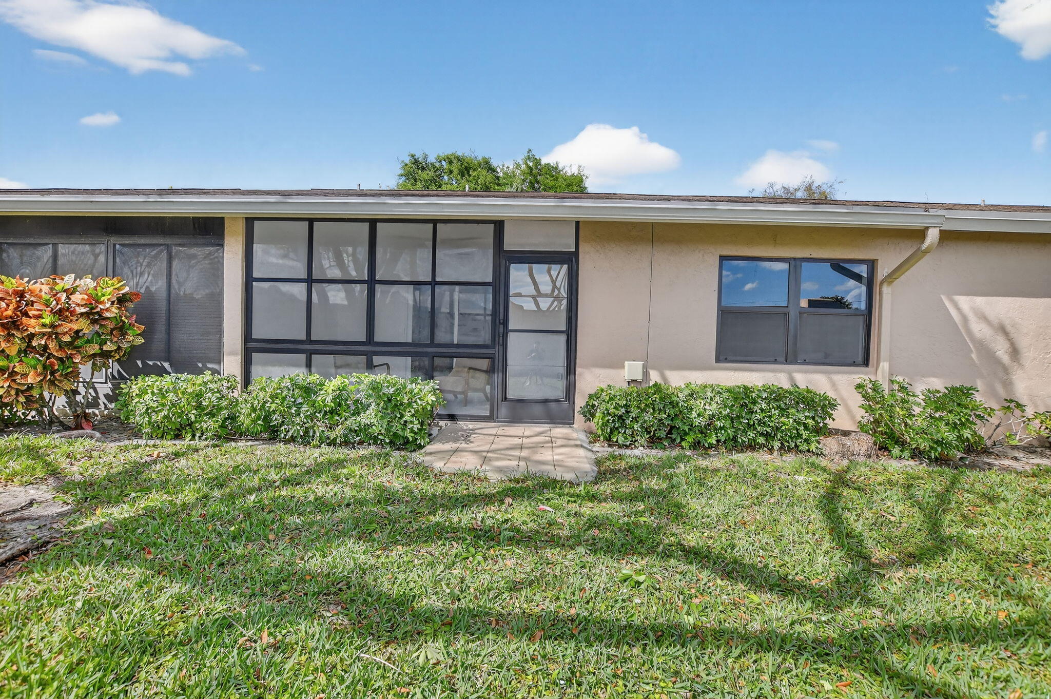 WHISPER WALK SEC C CONDO - Residential