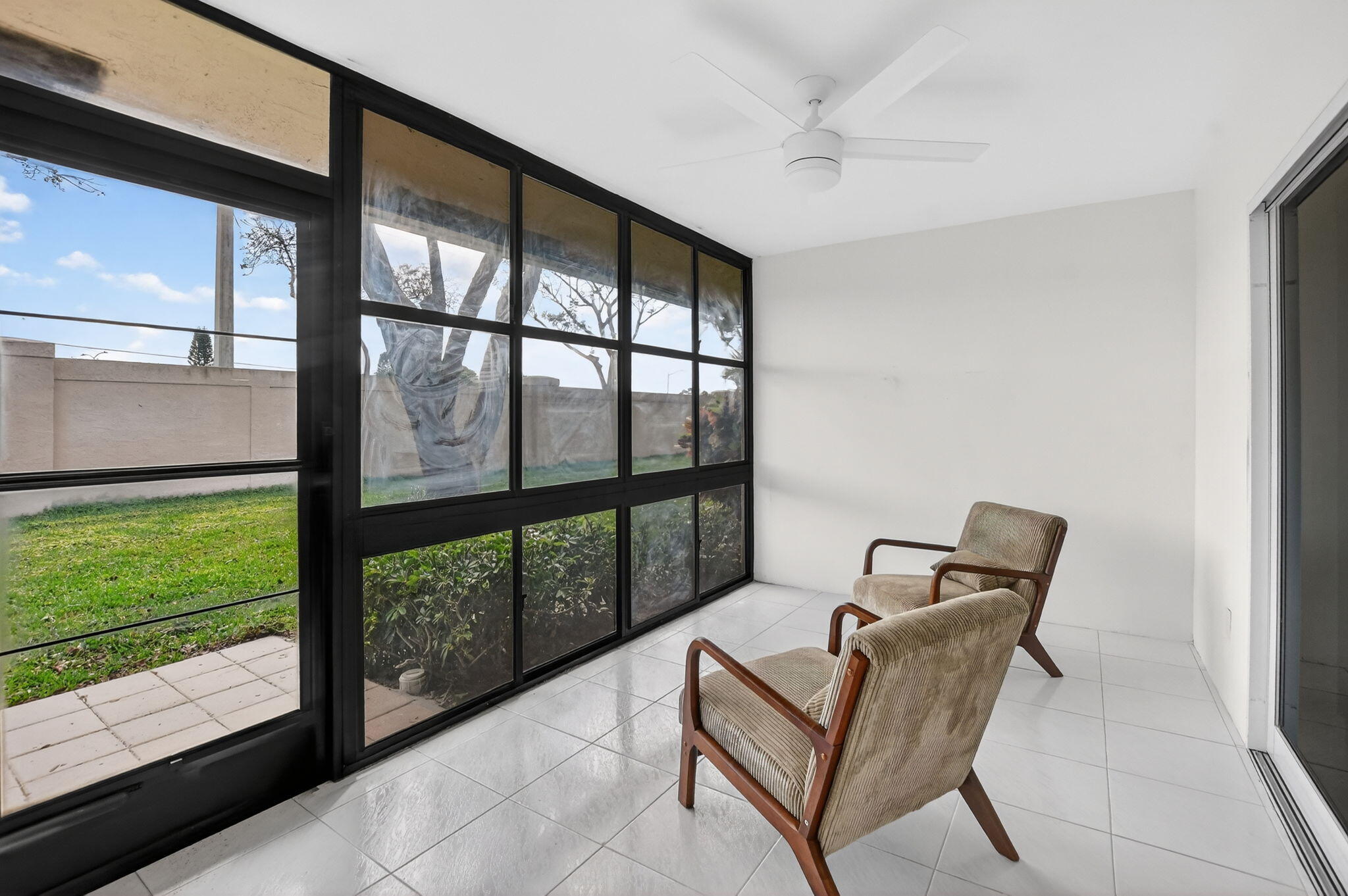 WHISPER WALK SEC C CONDO - Residential