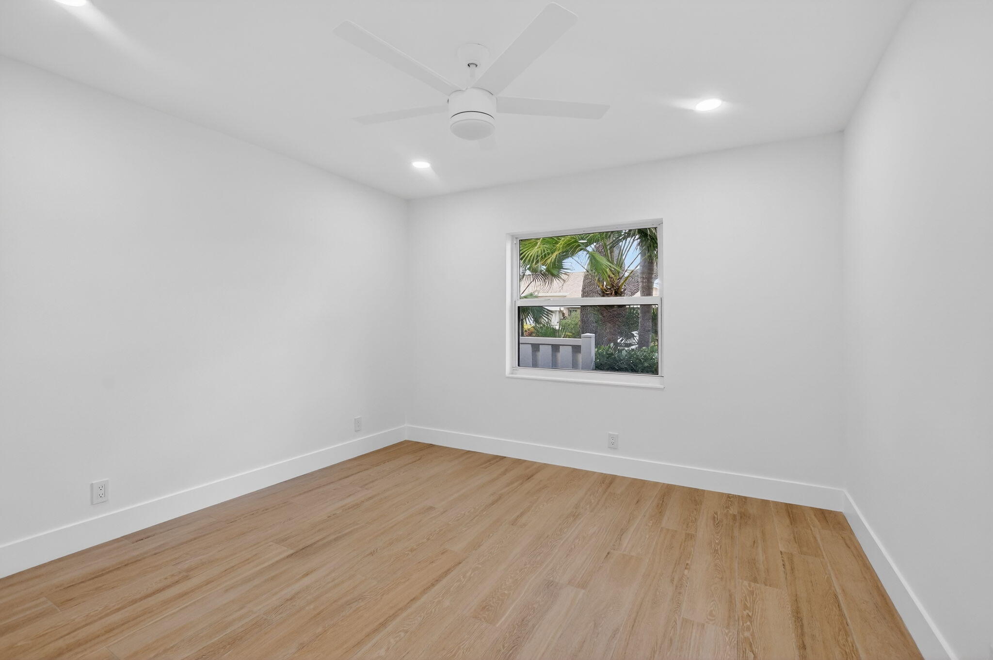 WHISPER WALK SEC C CONDO - Residential