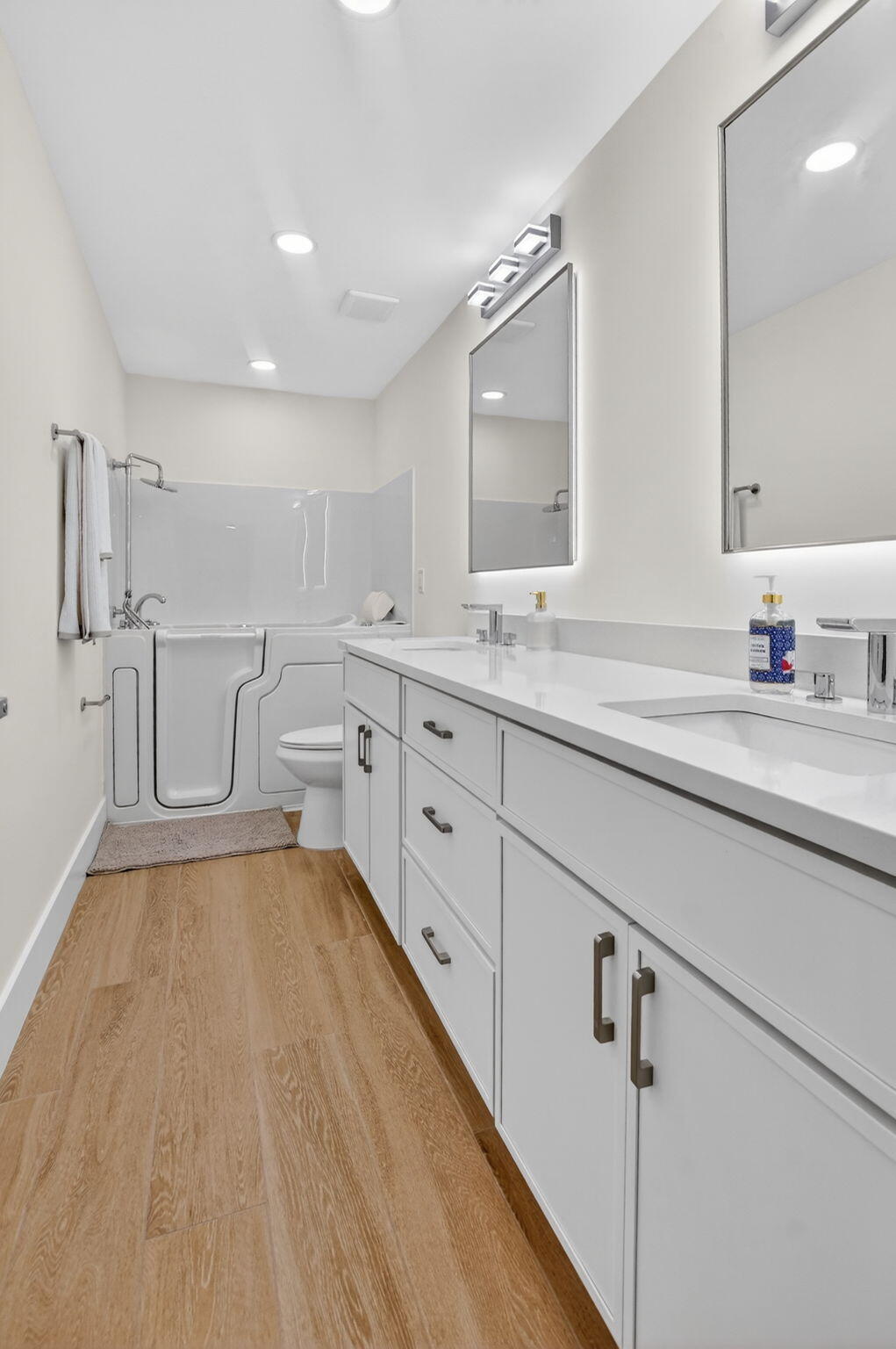 WHISPER WALK SEC C CONDO - Residential