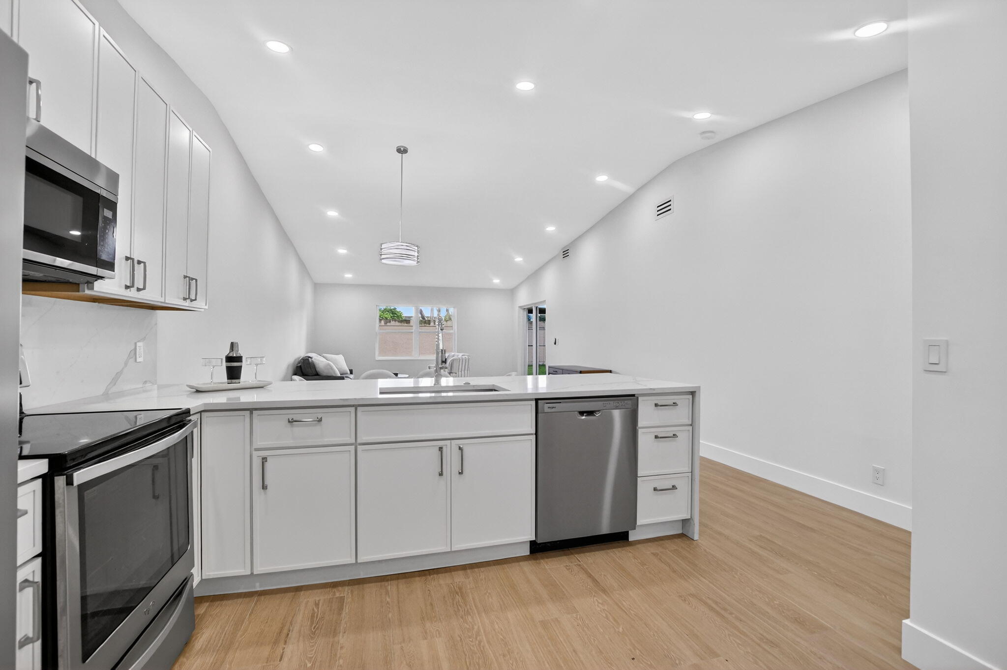 WHISPER WALK SEC C CONDO - Residential