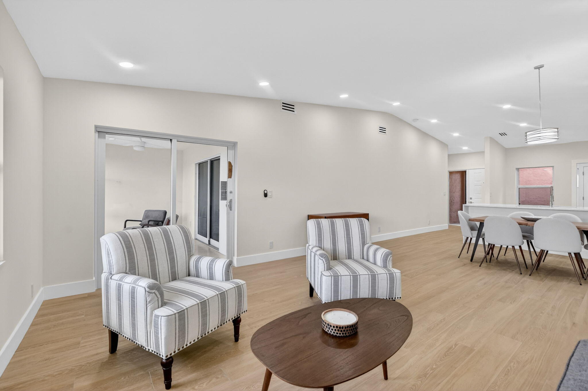 WHISPER WALK SEC C CONDO - Residential