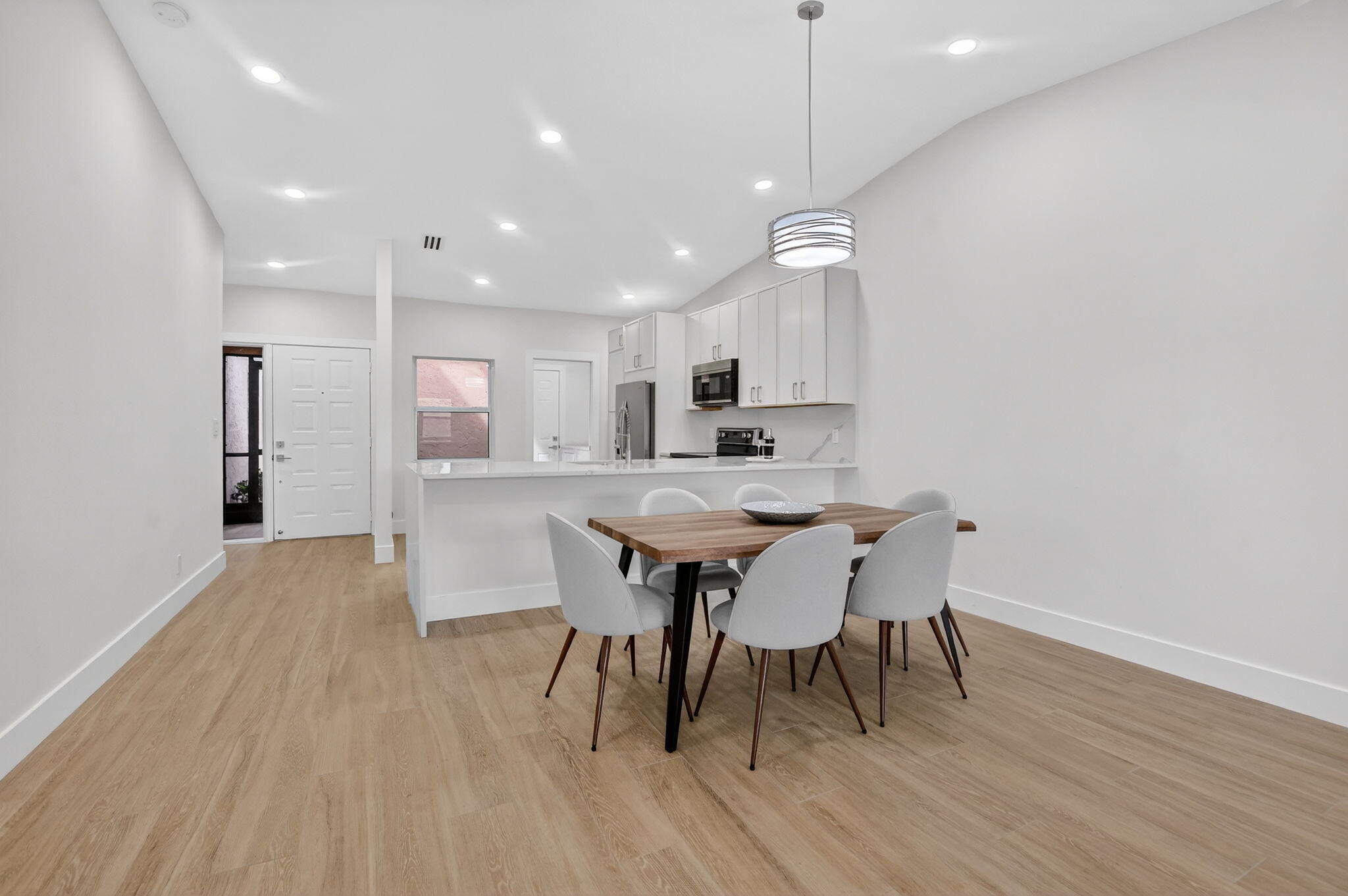 WHISPER WALK SEC C CONDO - Residential