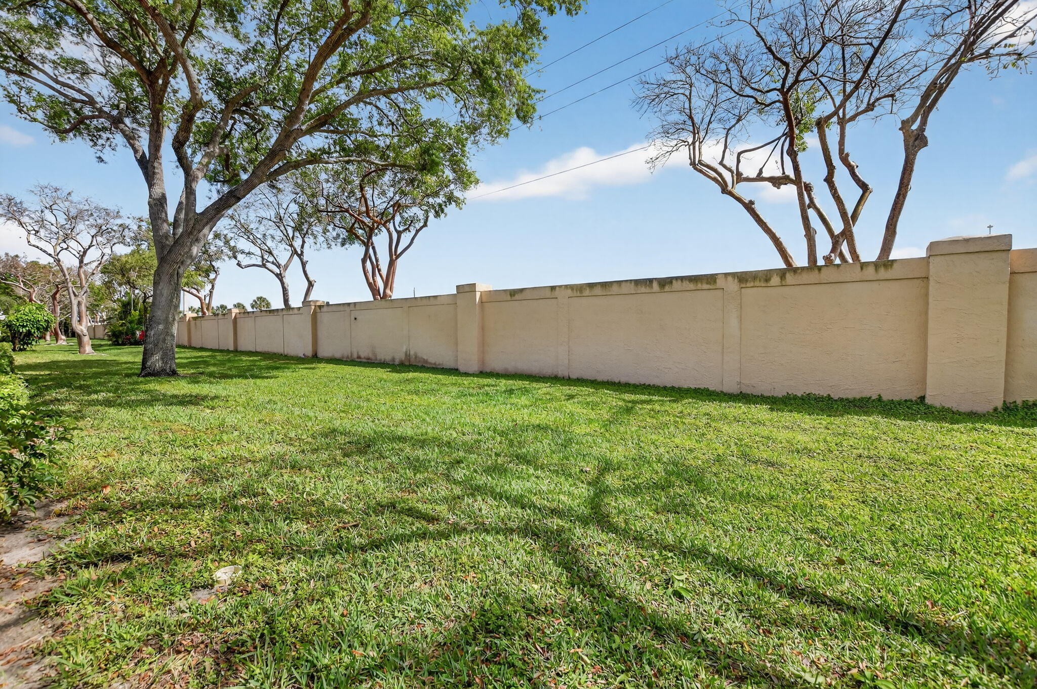 WHISPER WALK SEC C CONDO - Residential