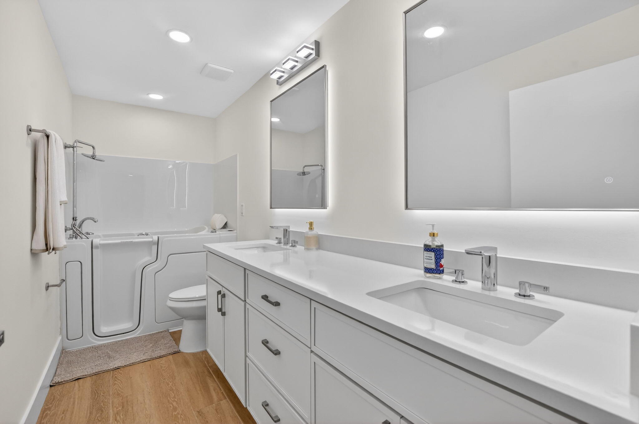 WHISPER WALK SEC C CONDO - Residential