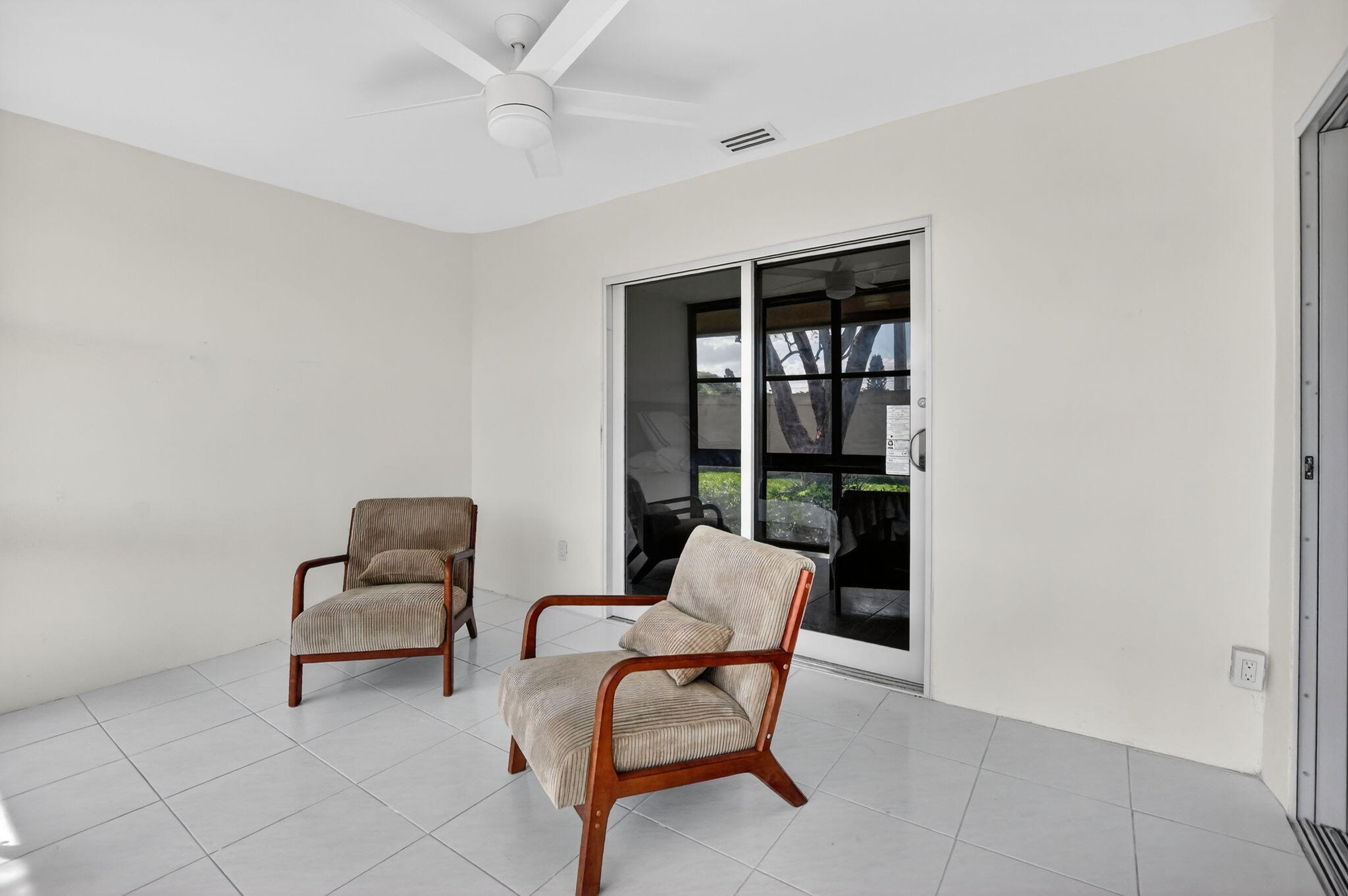 WHISPER WALK SEC C CONDO - Residential