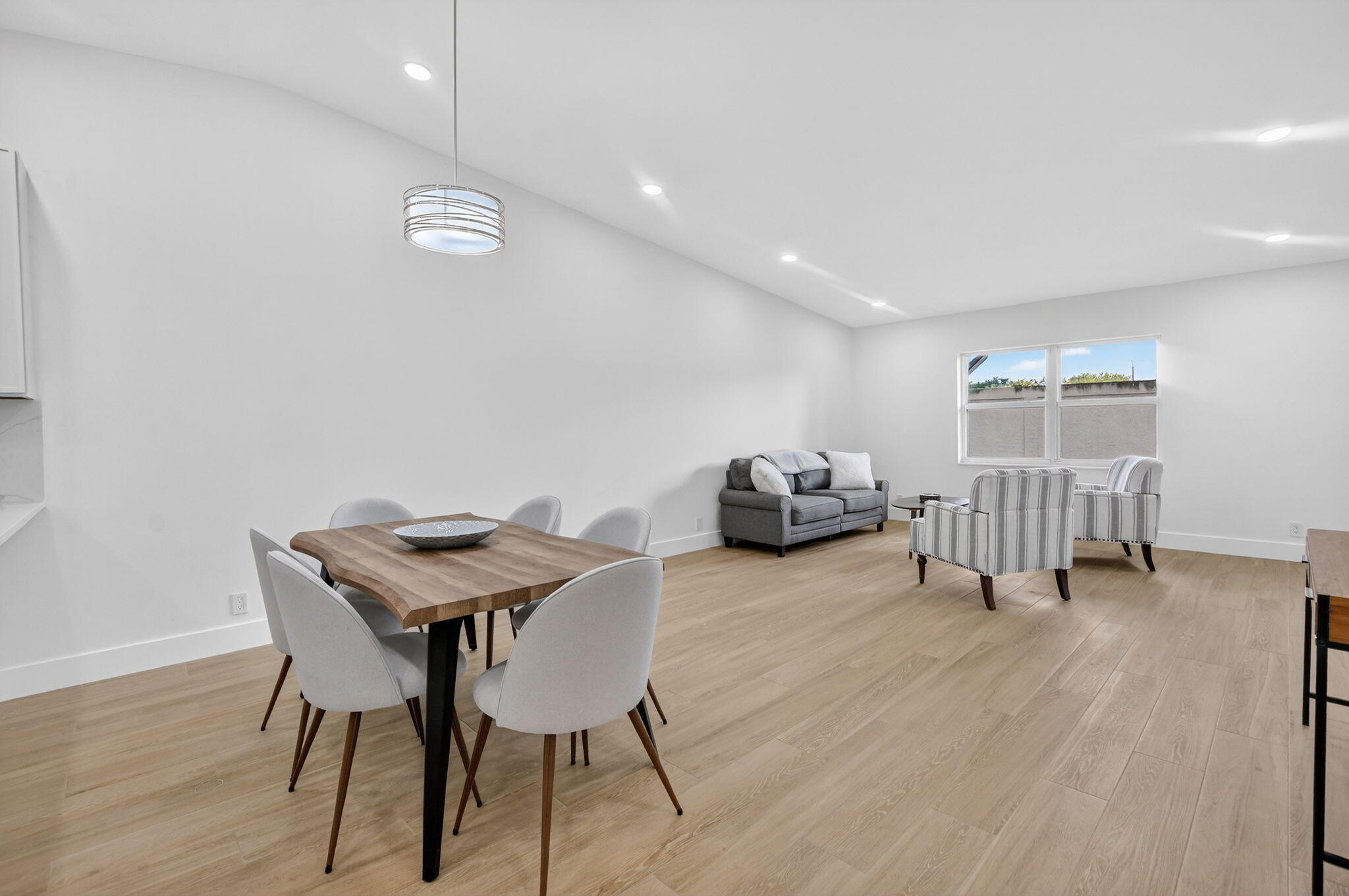 WHISPER WALK SEC C CONDO - Residential