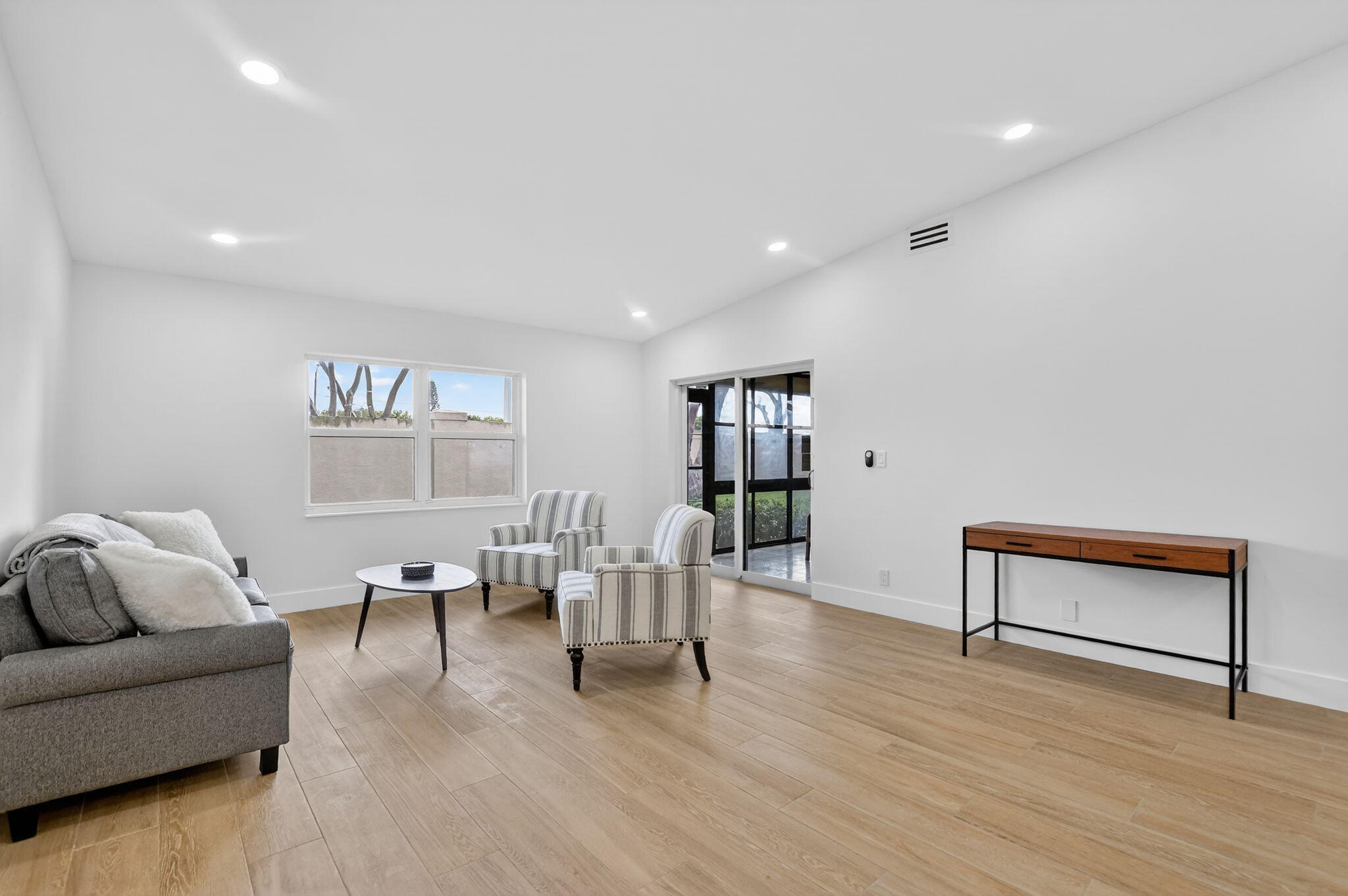 WHISPER WALK SEC C CONDO - Residential