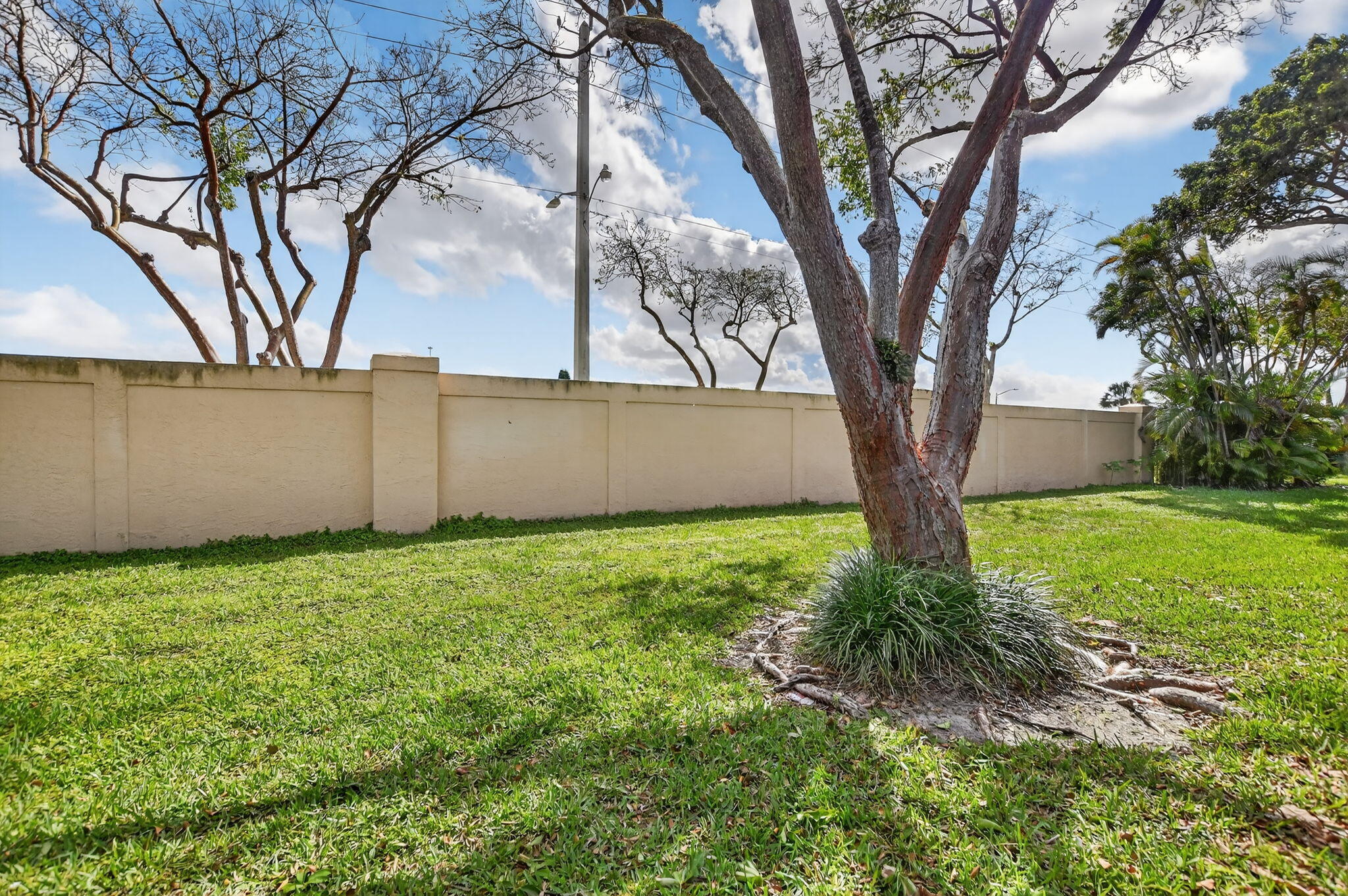 WHISPER WALK SEC C CONDO - Residential