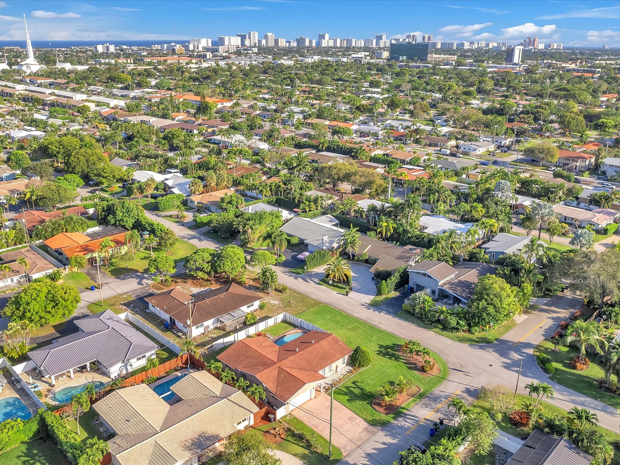5700 NE 18th Ter, Fort Lauderdale, FL, 33308/$679,999 2 5700 NE 18th Ter
