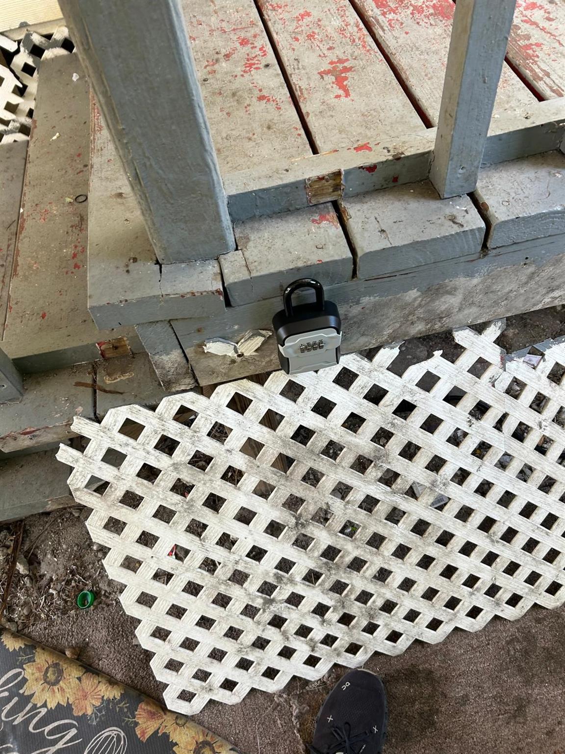 PAHOKEE GARDENS - Residential Lease