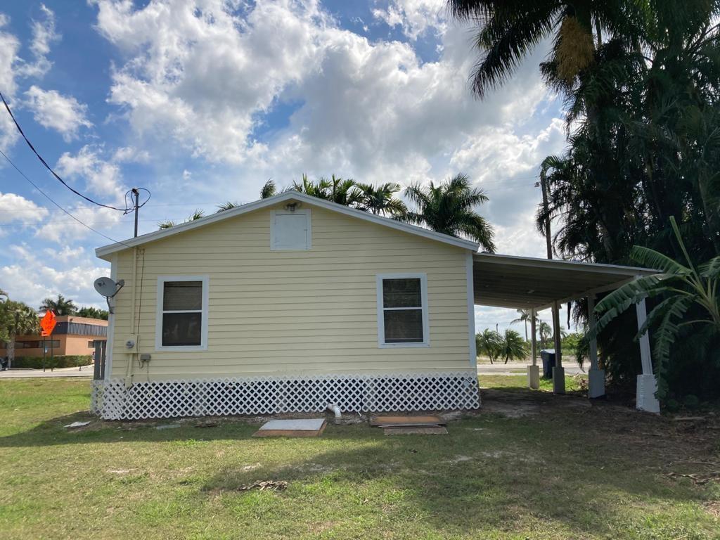 PAHOKEE GARDENS - Residential Lease