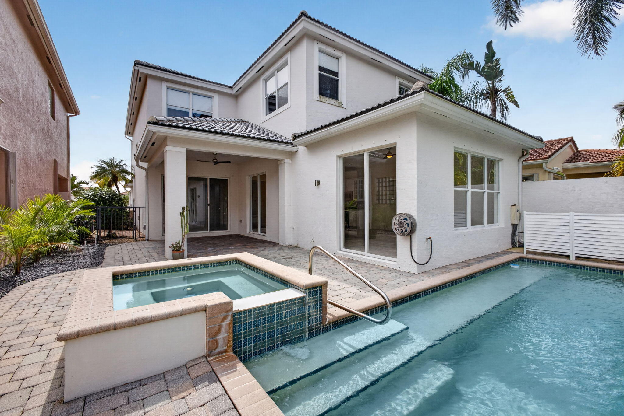 207 ISLE VERDE Way