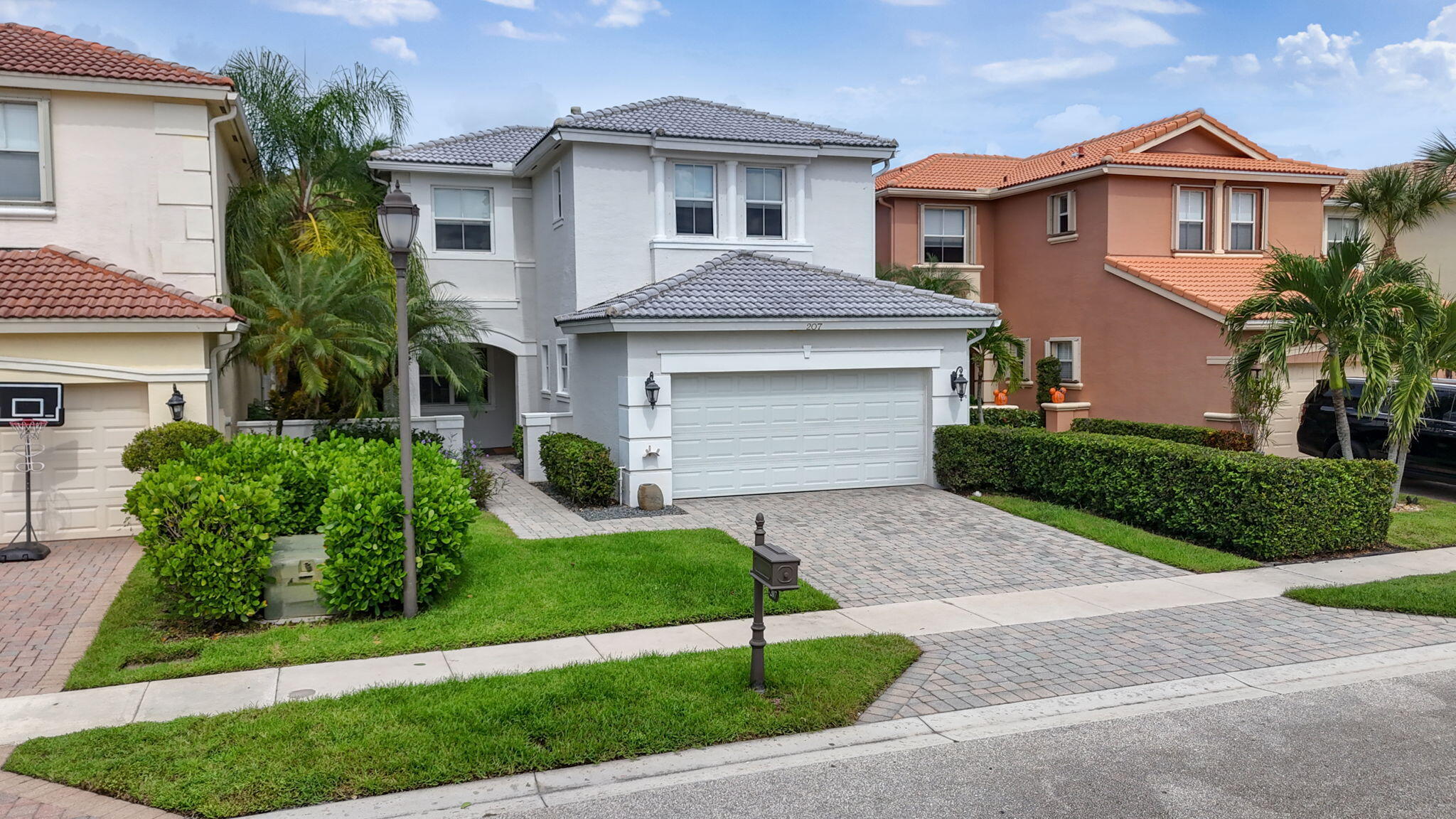 207 ISLE VERDE Way