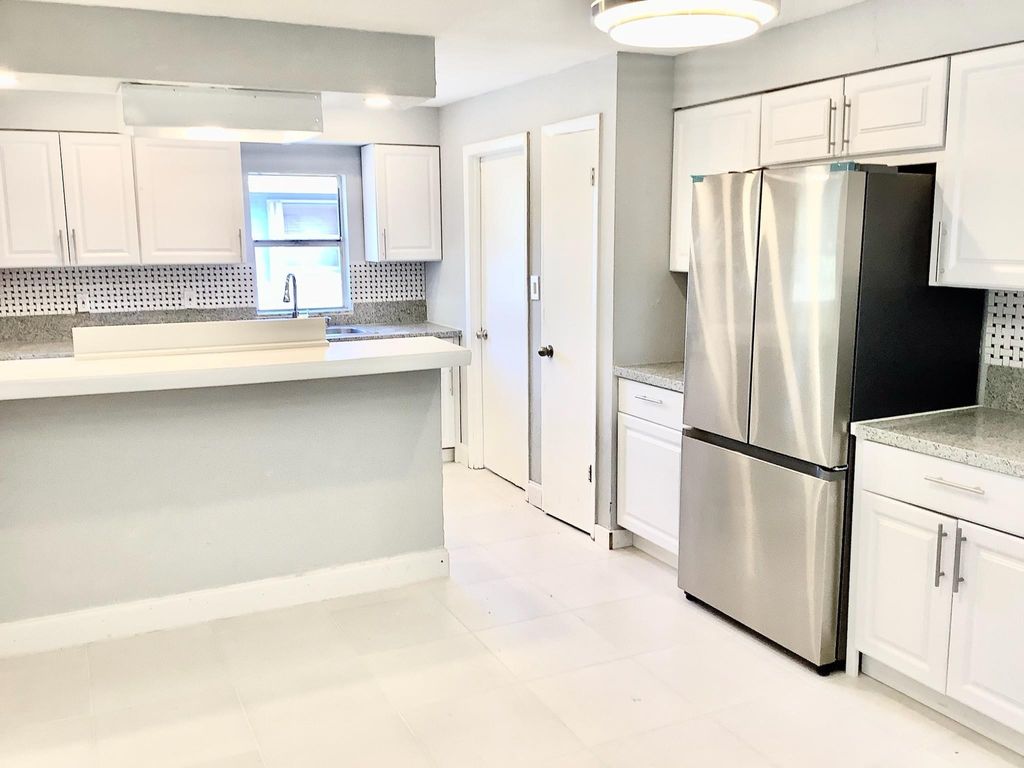 Photo of 107 Camelot Drive, Fort Pierce, FL 34946 (MLS # F10432351)