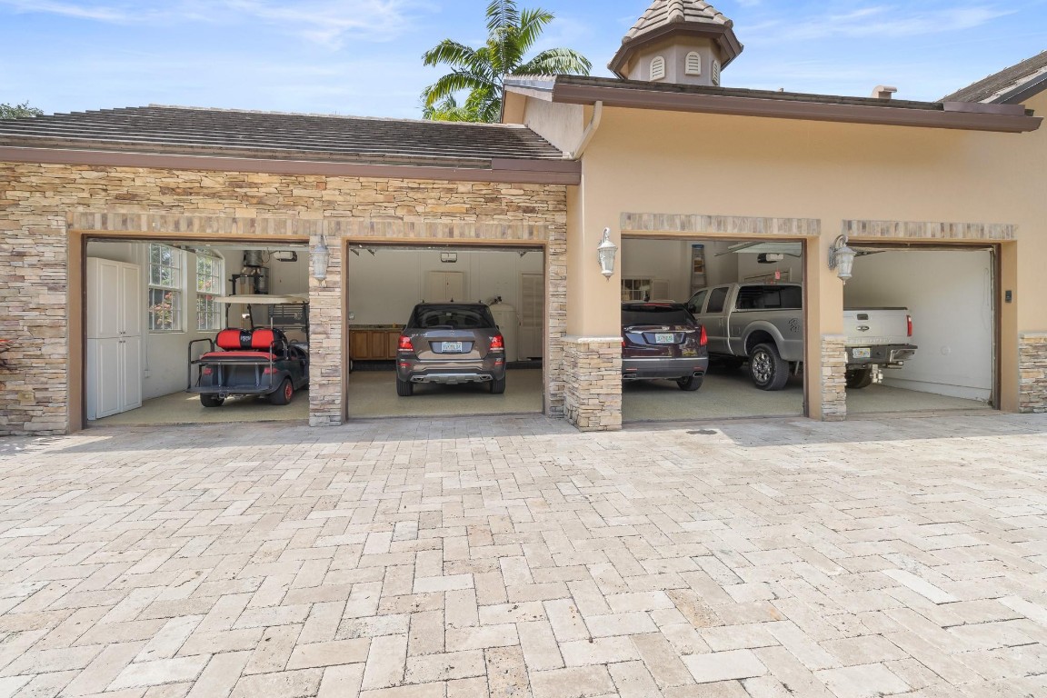 SUNSHINE RANCHES - Residential