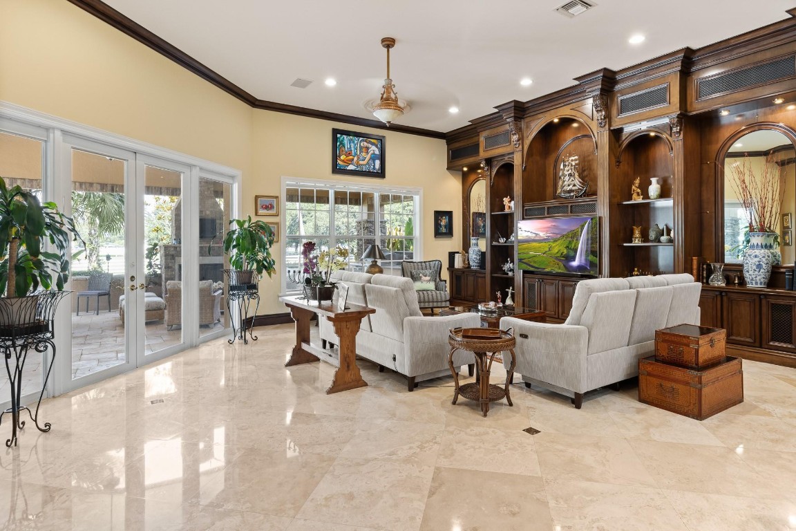 SUNSHINE RANCHES - Residential