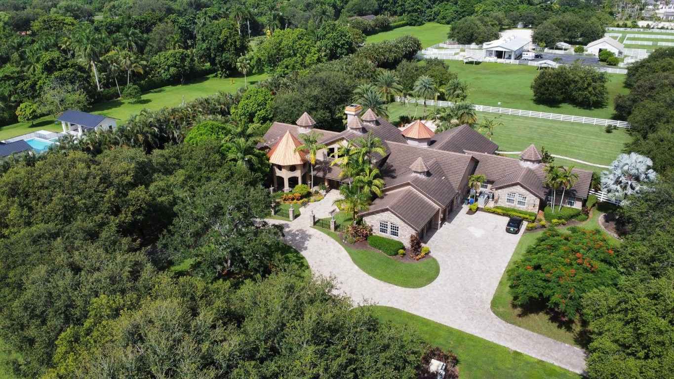 SUNSHINE RANCHES - Residential