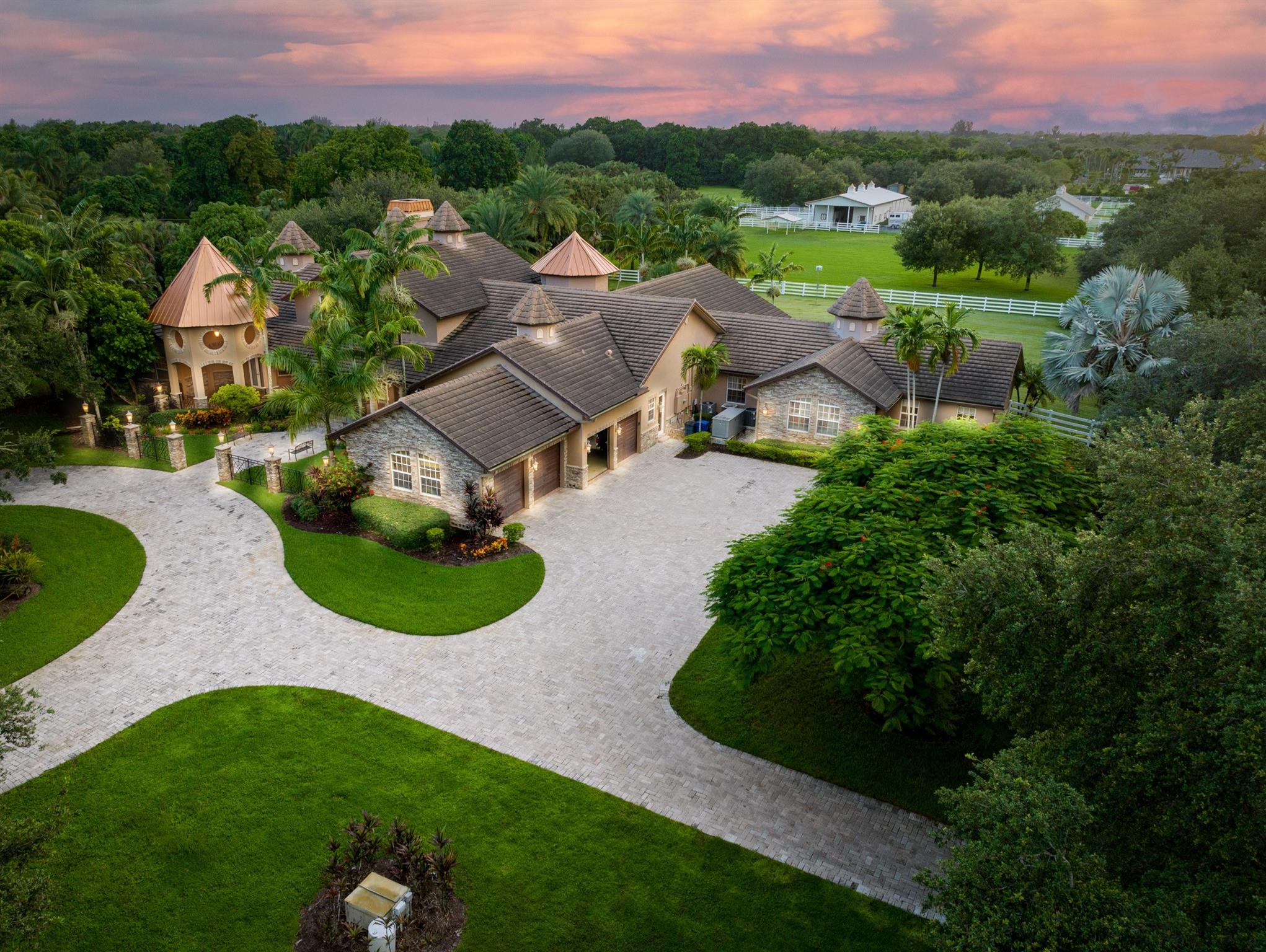 SUNSHINE RANCHES - Residential