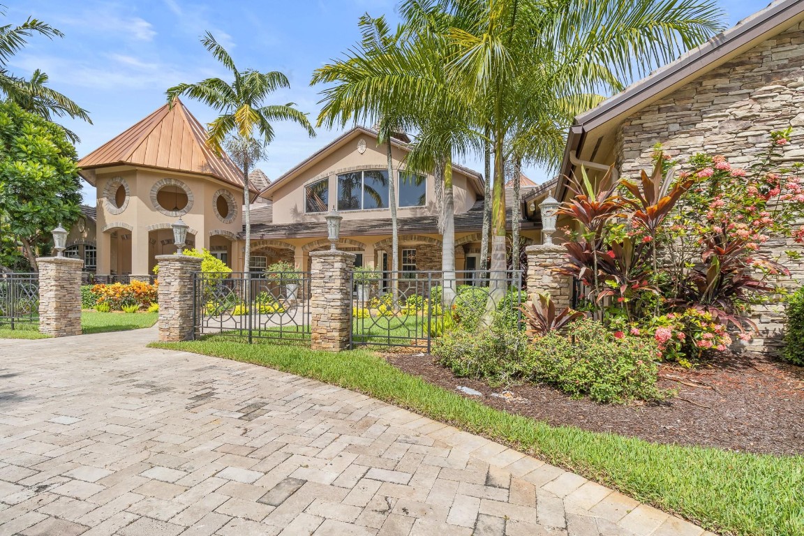 SUNSHINE RANCHES - Residential