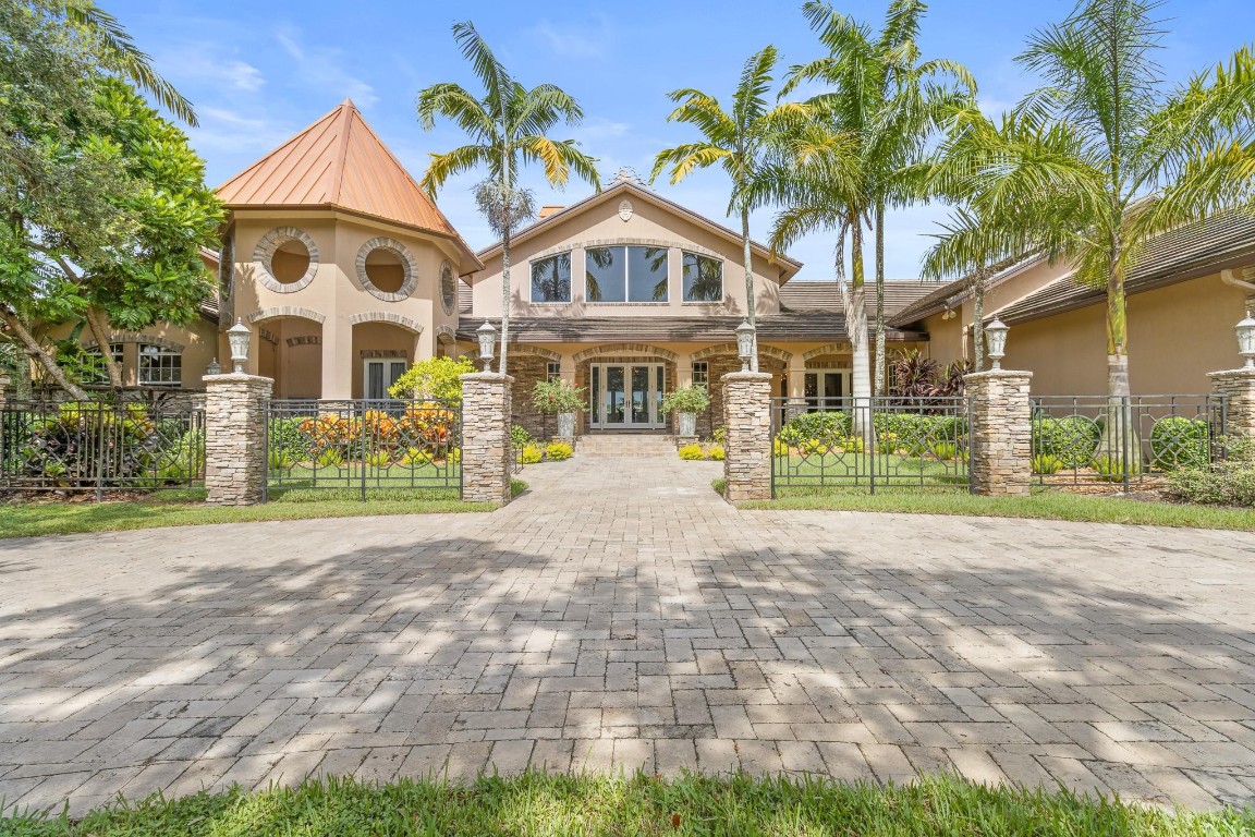 SUNSHINE RANCHES - Residential