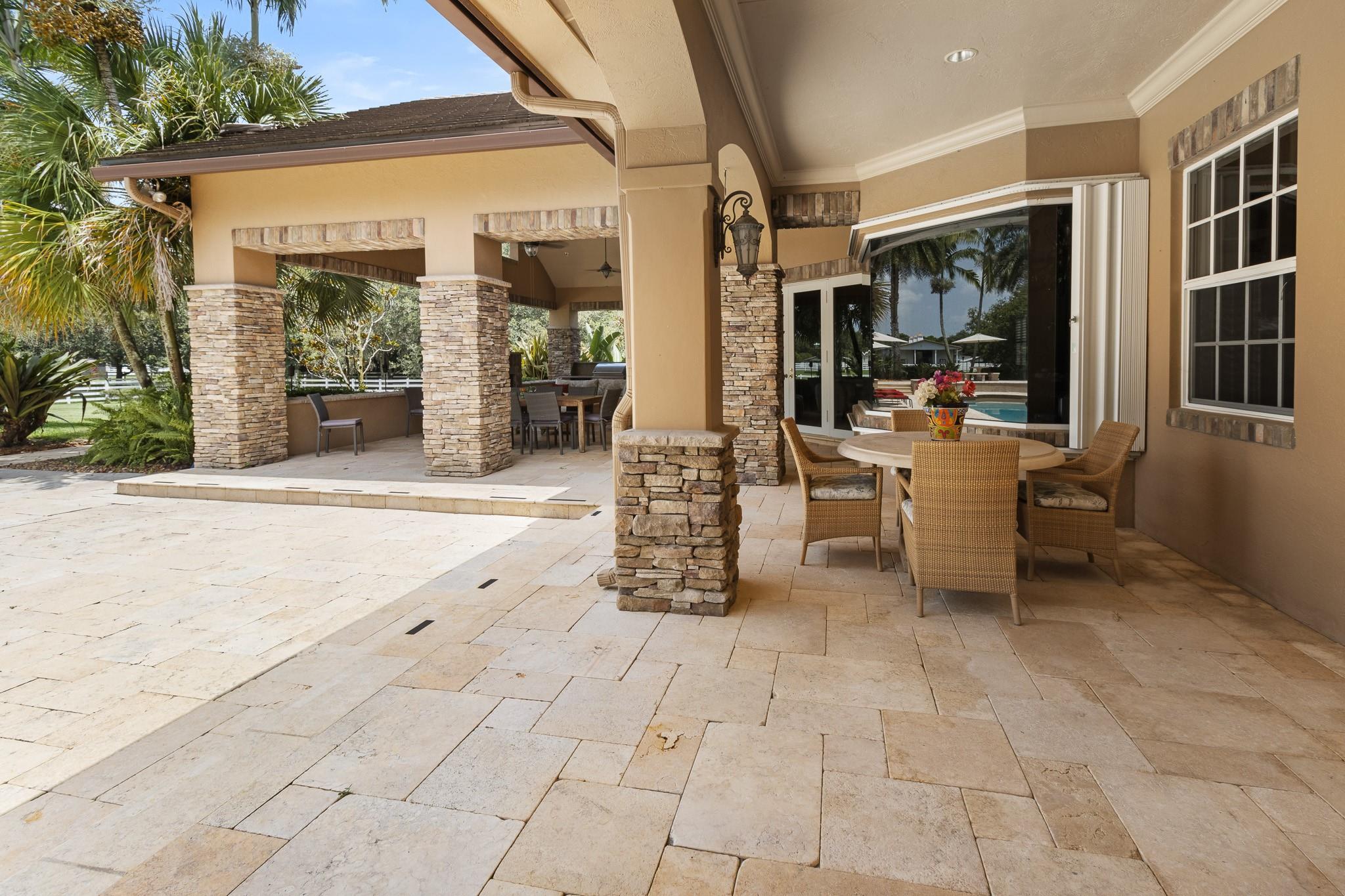 SUNSHINE RANCHES - Residential