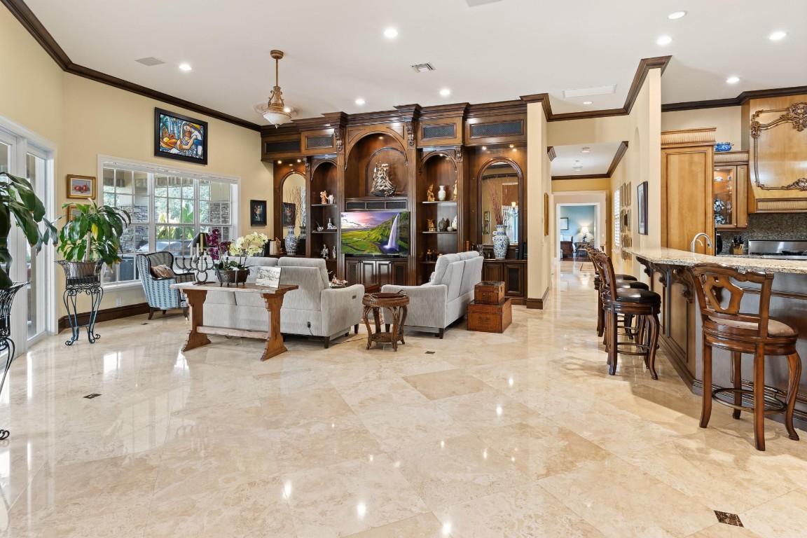 SUNSHINE RANCHES - Residential