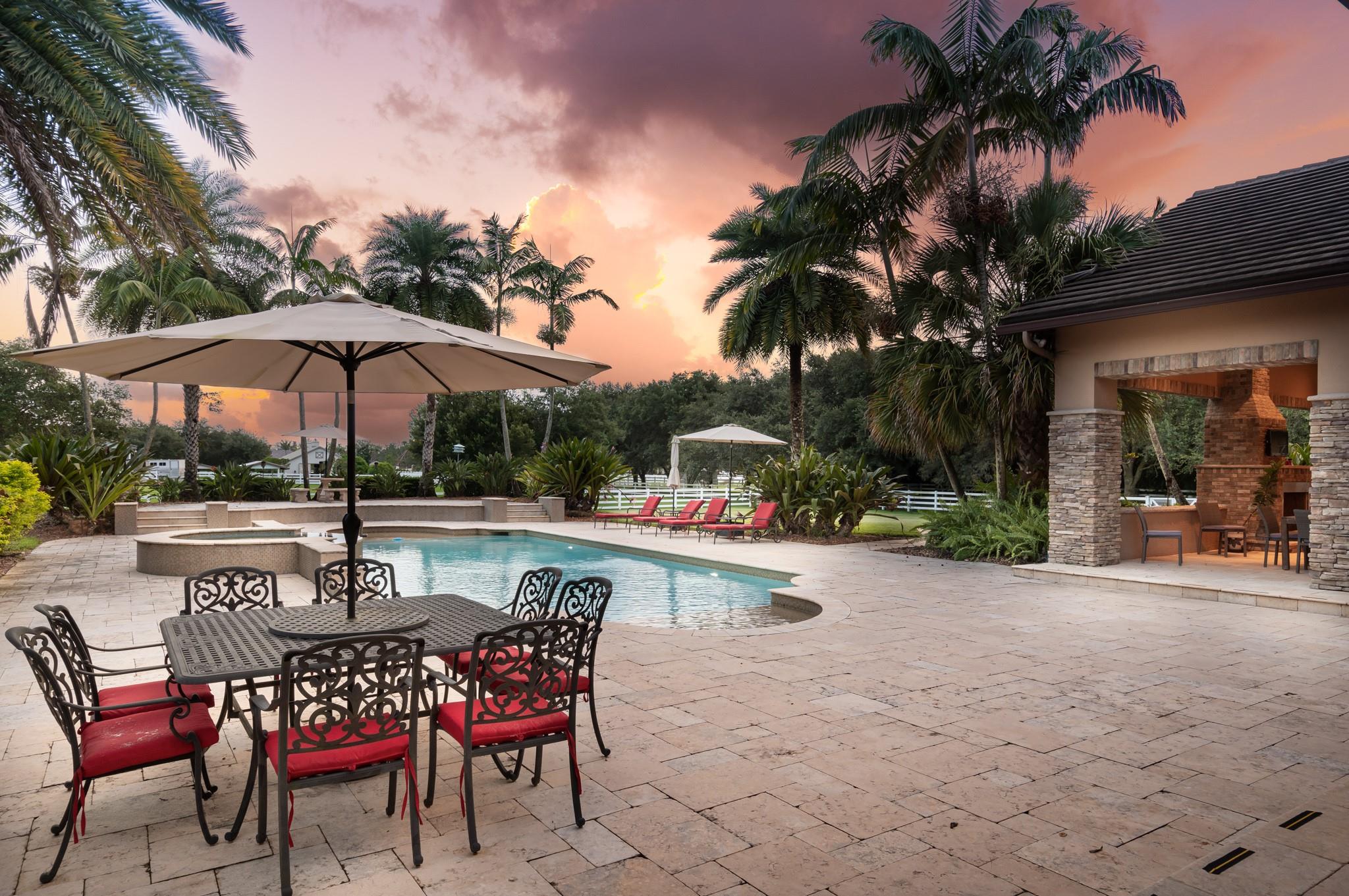 SUNSHINE RANCHES - Residential