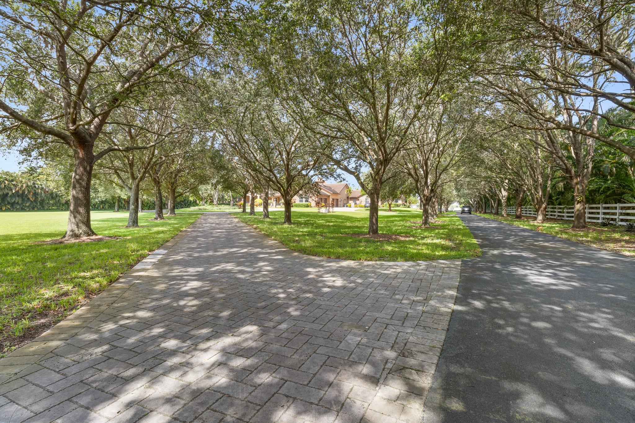 SUNSHINE RANCHES - Residential