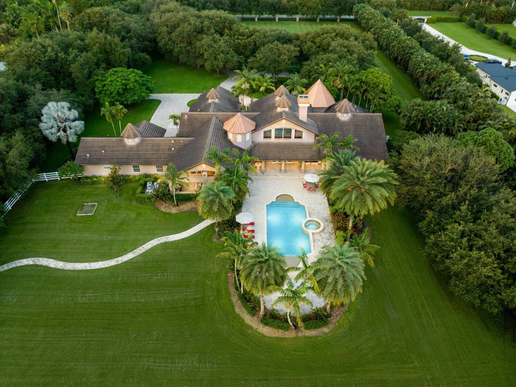 SUNSHINE RANCHES - Residential