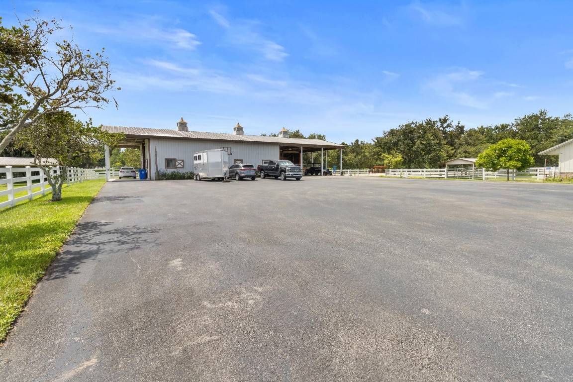 SUNSHINE RANCHES - Residential